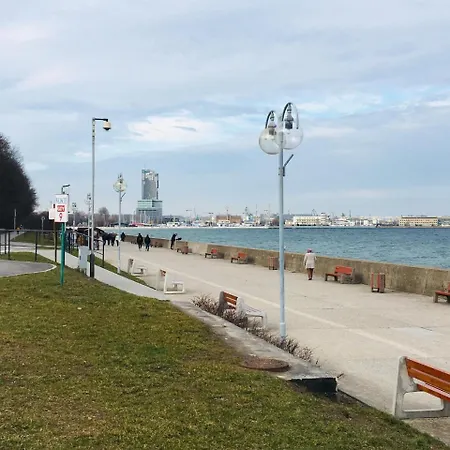 Mewa Apartament- 5 Minut Do Plazy Bezplatny Parking * 格丁尼亚